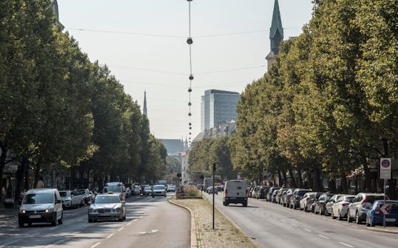 Vor allem im Sommer lässt sich der Boulevard-Charakter der Praterstraße erkennen. Dieser soll durch den nun startenden Planungsprozess weiter gestärkt werden.