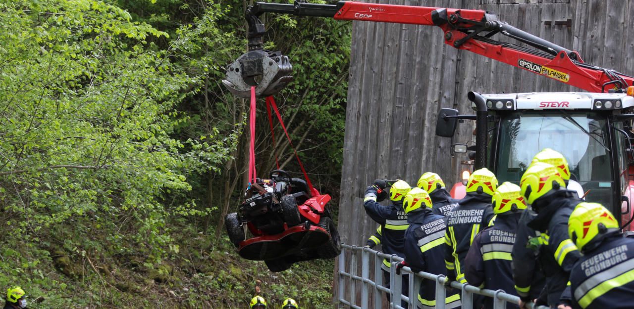Heute.at - Mann (45) stürzte mit Rasenmäher 200 Meter ab