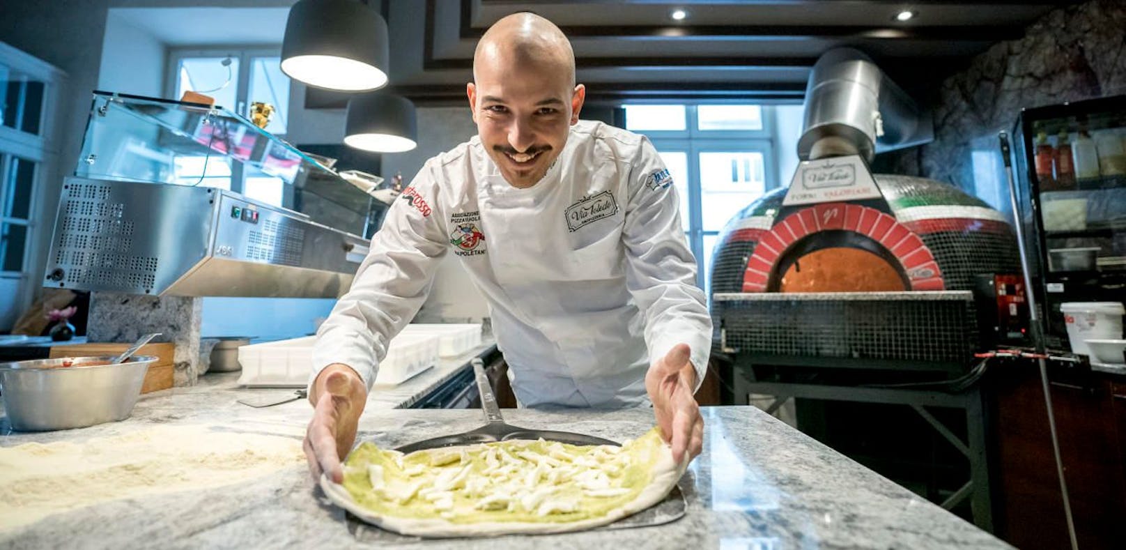 Francesco Calò macht die besten Pizzen in ganz Österreich.
