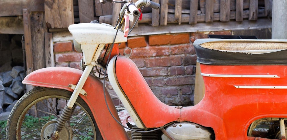 Die beide Buben wurden beim Mofafahren erwischt.