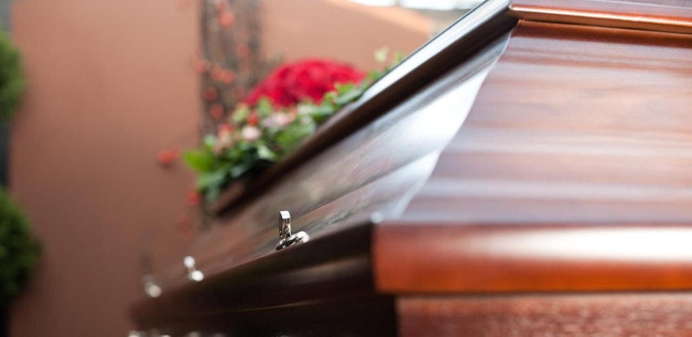 Der Täter schlug während einer Trauerfeier zu. 