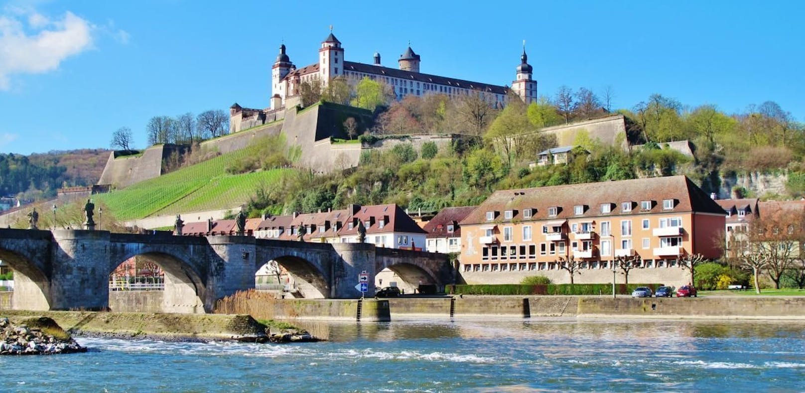 Diözese Würzburg in Deutschland zeigte den Priester im Ruhestand an