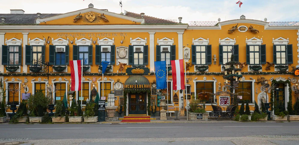 Der Marchfelderhof in Deutsch-Wagram: Fiebermessen ist nun Pflicht.