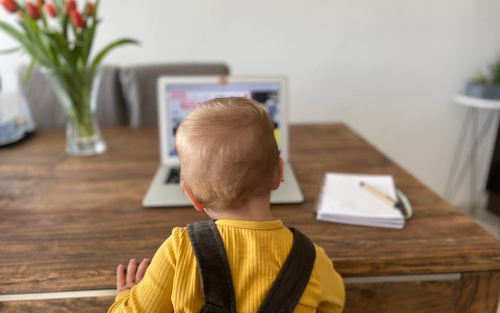 Willkommen im Corona-Homeoffice mit einer Einjährigen.