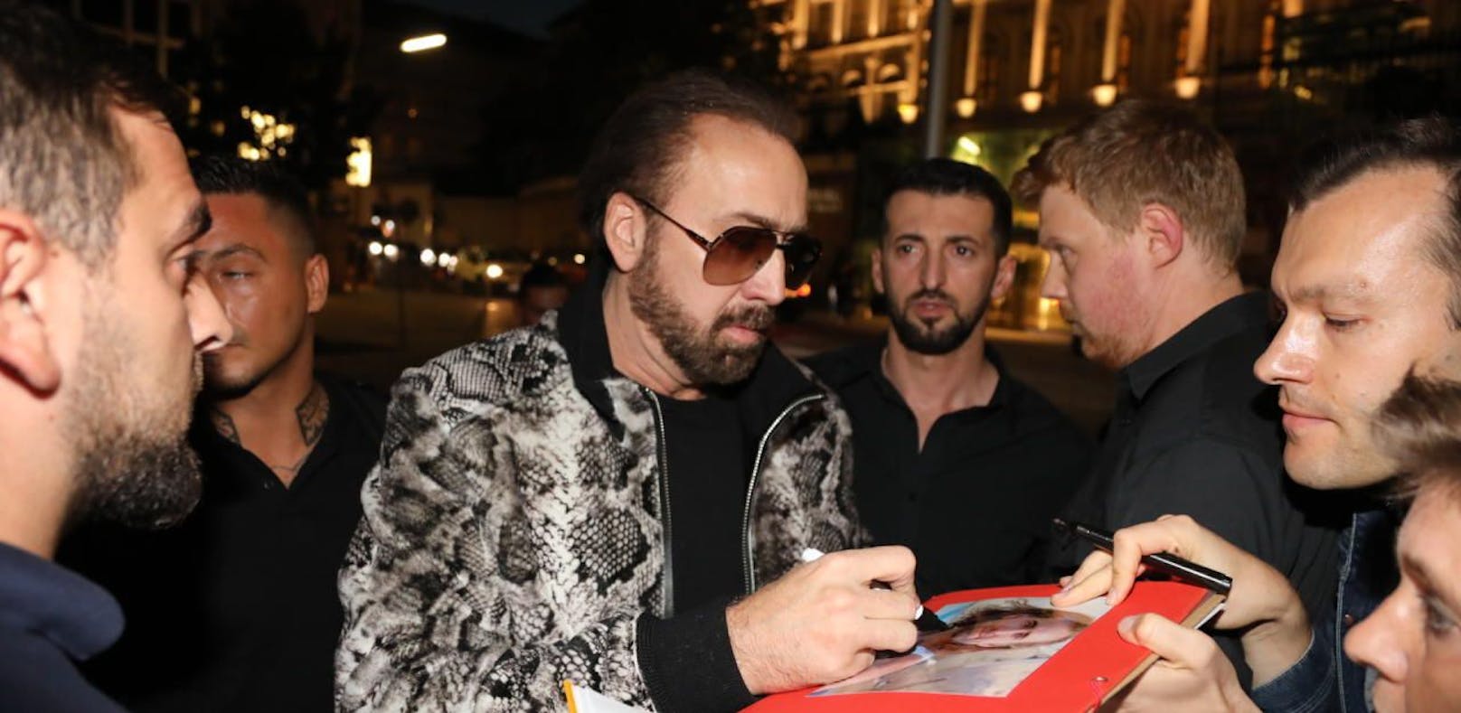 Nicolas Cage nimmt sich Zeit für seine Wiener Fans
