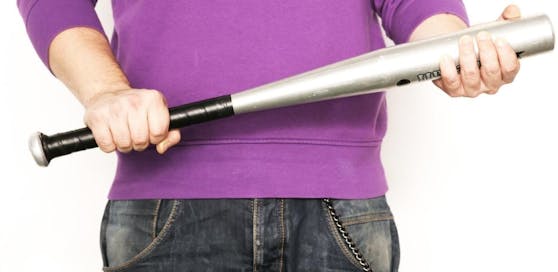 Ein 19-Jähriger hat einen 25-Jährigen mit einem Baseballschläger attackiert, um die Ehre seiner Schwester zu verteidigen. (Symbolfoto)