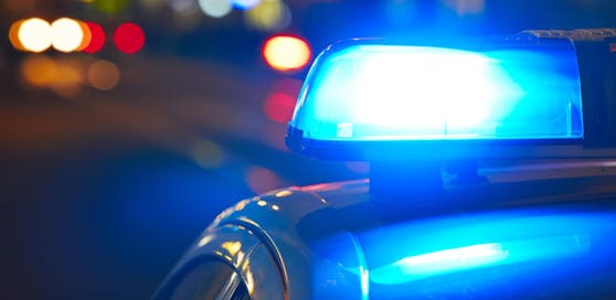 Bei nächtlichen Einsätzen wurden in Wien am Sonntag und Montag gleich fünf Polizisten verletzt.