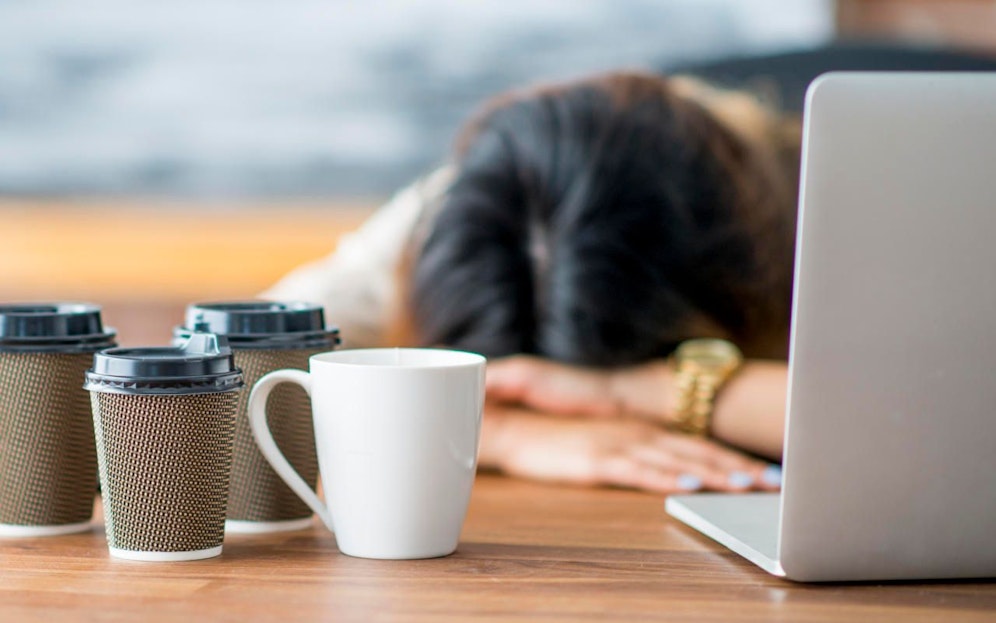 Zu viel Stress verleitet zu ungesunden Angewohnheiten.