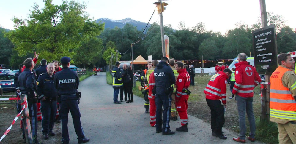Eine tödliche Schießerei hat sich in der Nacht auf Sonntag, 22. Mai 2016, auf einem Konzertgelände in Nenzing in Vorarlberg ereignet. Ein 27-jähriger Mann schoss wahllos in die Menge, tötete zwei Menschen und verletzte zwölf weitere. Anschließend begab sich der Täter zum nahe gelegenen Parkplatz und richtete sich selbst.