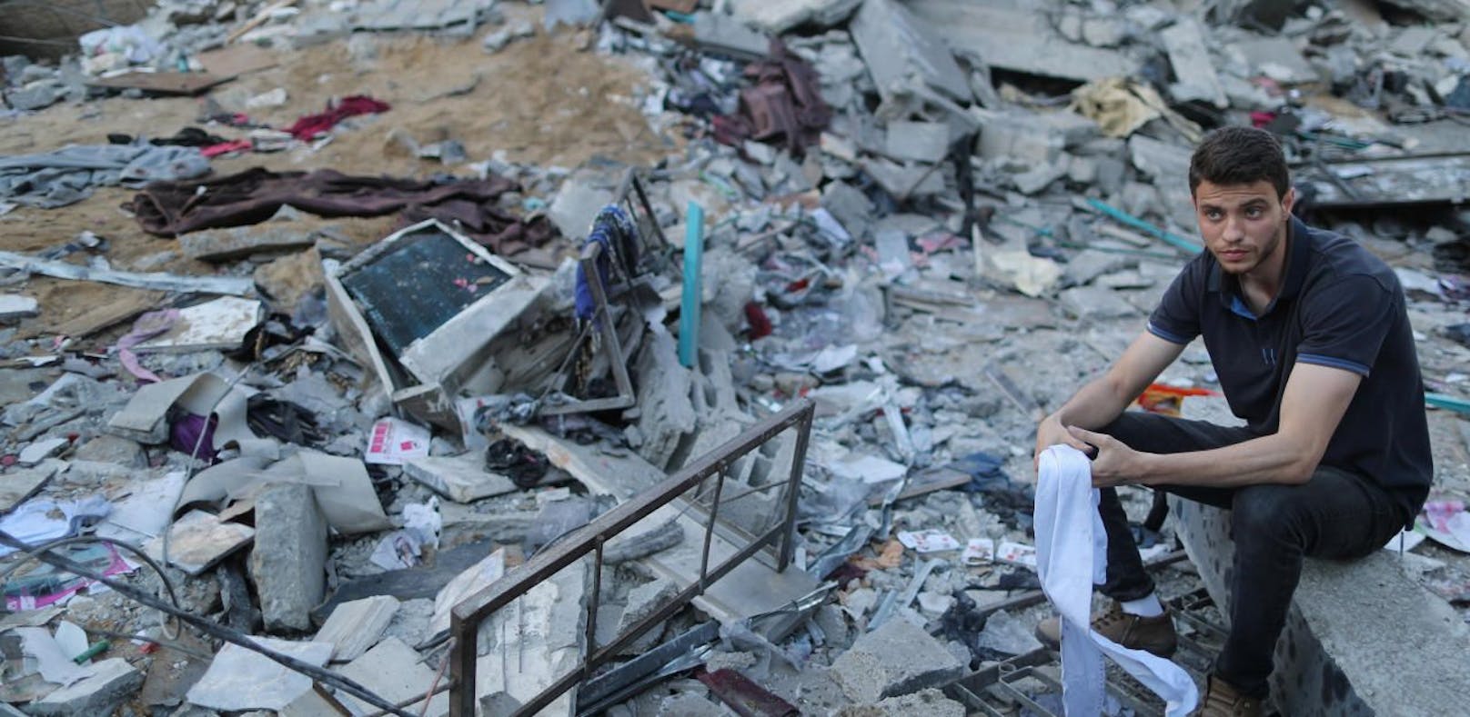 Waffenpause nach Gewalteskalation: Raketen starten im Gazastreifen.