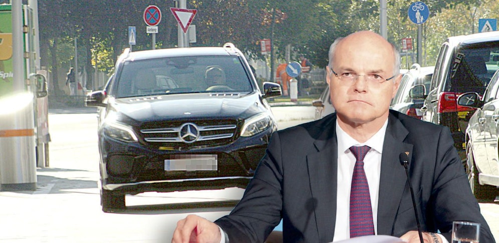 Karl Stoss (60) wurde in seinem Dienst-Mercedes in Wien-Landstraße geknipst.