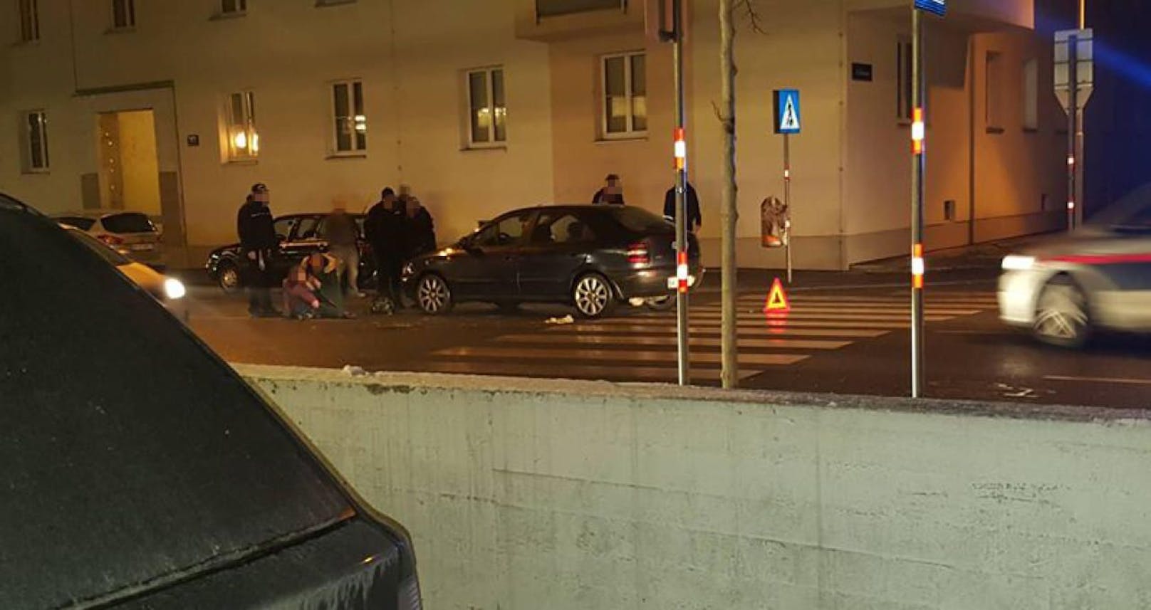 Eine 82-jährige Frau wurde am Zebrastreifen von einem Fiat erfasst.