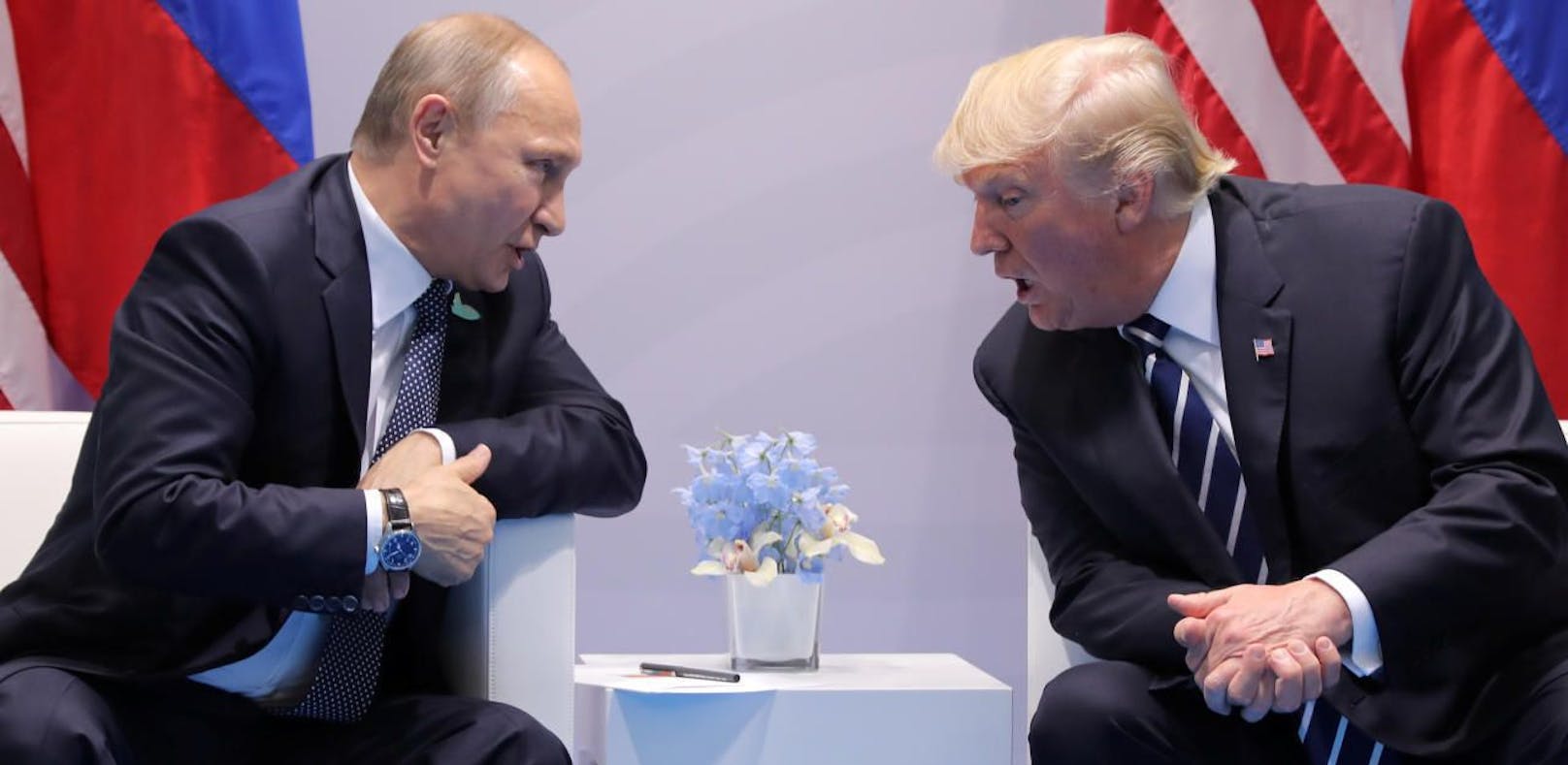Kreml-Chef Wladimir Putin und US-Präsident Donald Trump trafen beim G20-Gipfel in Hamburg erstmals offiziell aufeinander.
