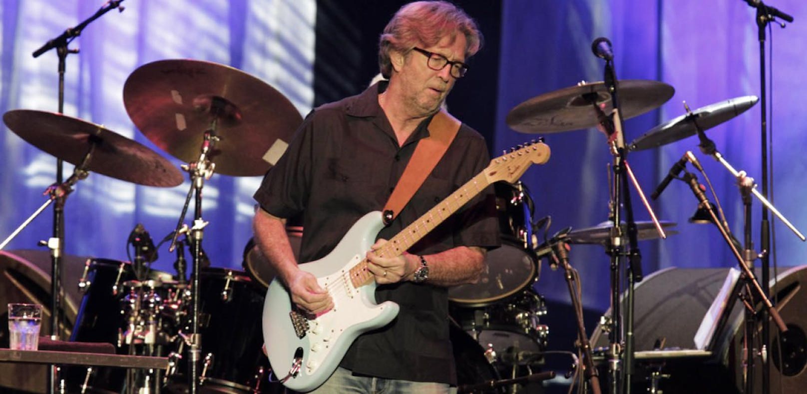 Eric Clapton bereitet das Gitarrespielen Probleme