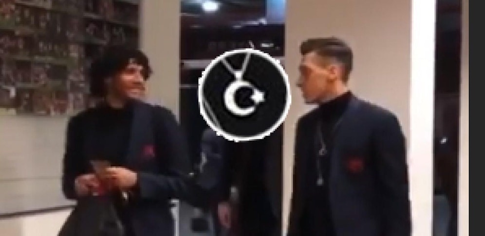 Mesut Özil mit Arsenal-Kollegen Elneny vor dem Europa-League-Match gegen Valencia. Bild: Insta-Story FC Arsenal