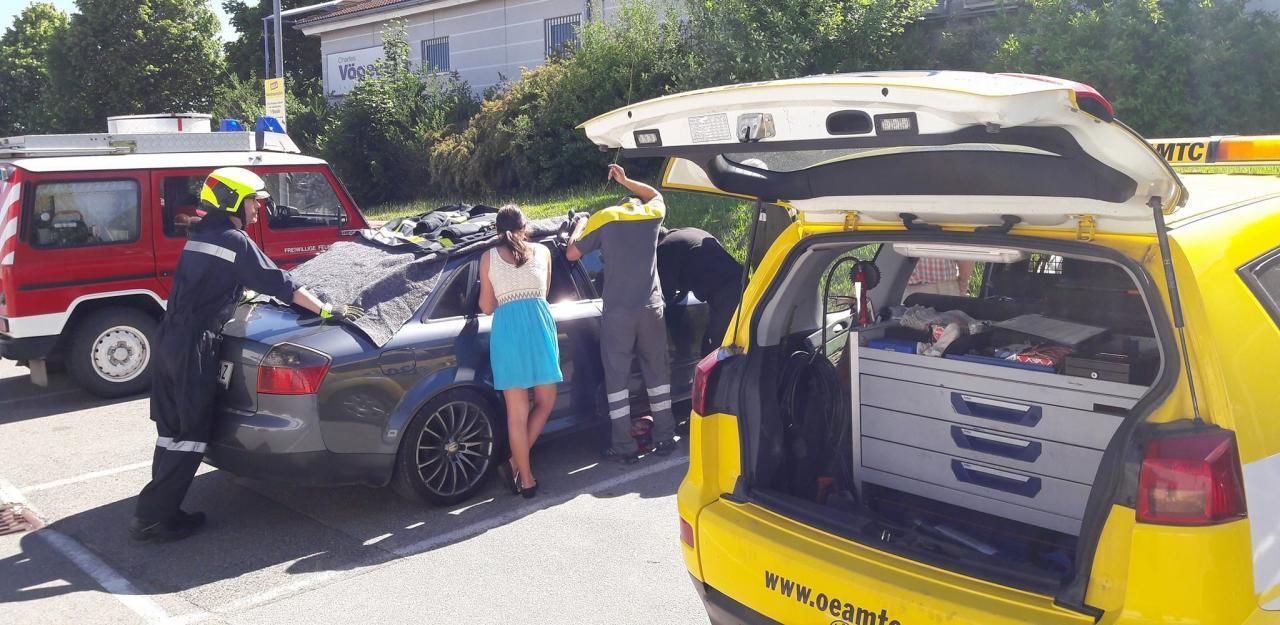 Heute.at - Bei 27 Grad! Kleinkind in heißem Auto eingesperrt