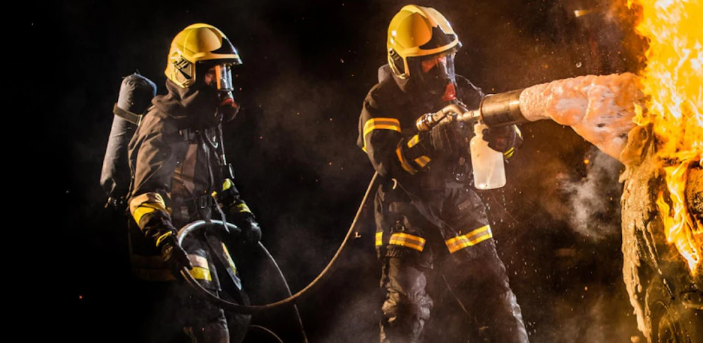 Die Feuerwehr musste mehrmals wegen des Feuerteufels ausrücken.