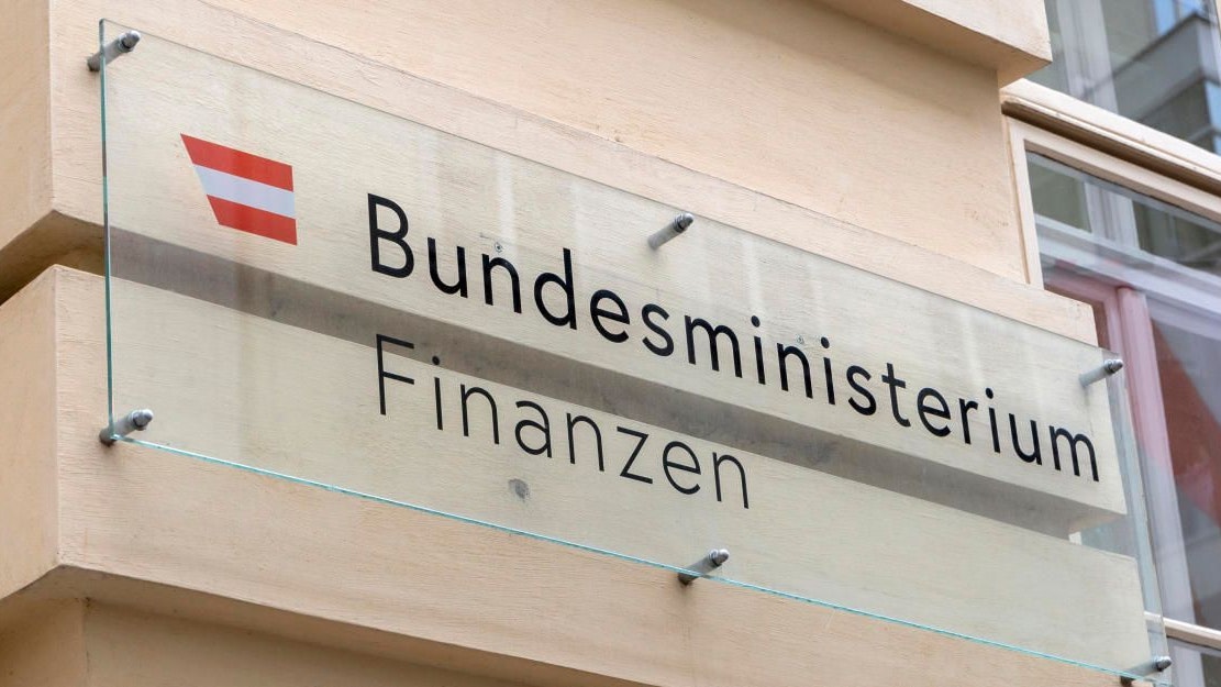 Finanzministerium startet eigene Corona-Hotline - News | heute.at