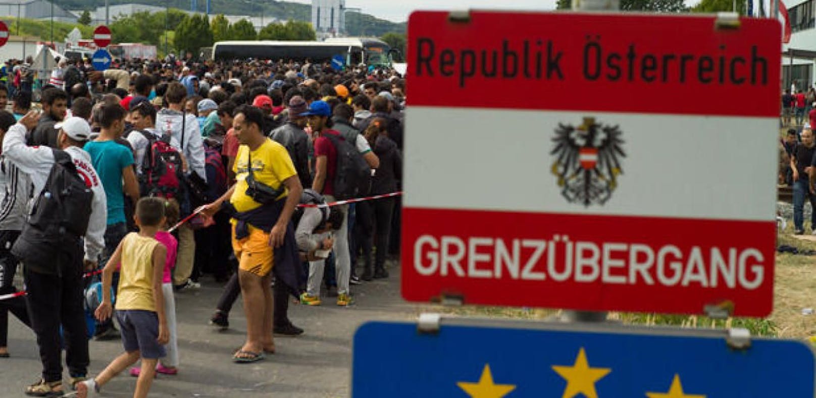 Neuer Grenzstreit mit der EU bahnt sich an. Brüssel fordert Ende der Kontrollen.