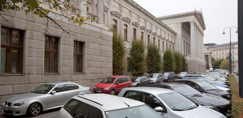 Parkplätze in der City sind am Samstag Mangelware. 