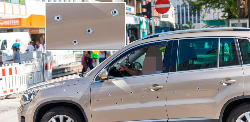 Mit 15 Einschusslöchern fuhr der Wagen durch die Linzer City.