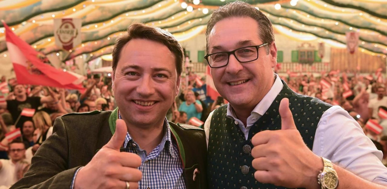 Vizekanzler und FPÖ-Chef Heinz-Christian Strache (r.) und LHStv. Manfred Haimbuchner (FPÖ).