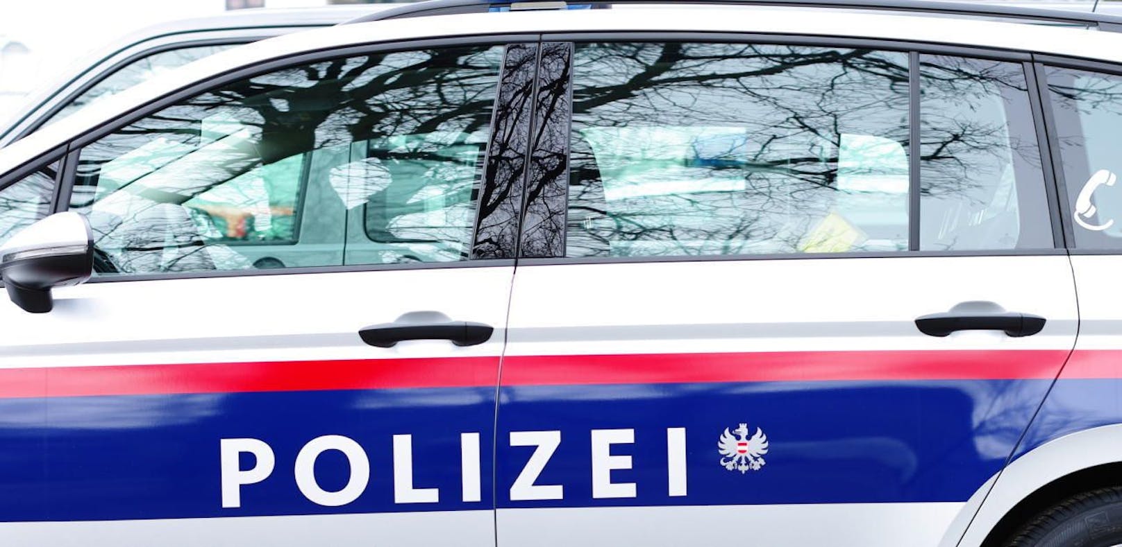 Die Polizei ist am Tatort im Bezirk St. Pölten.