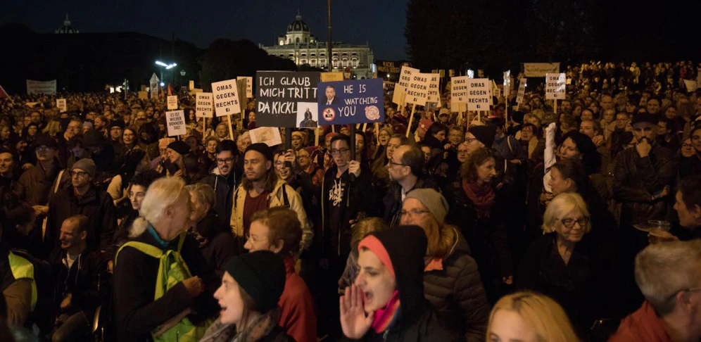 (Symbolbild) Auch an diesem Donnerstag werden wieder Tausende von Demonstranten auf der Straße erwartet.