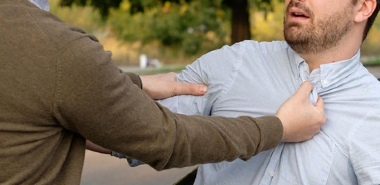 Heute.at - 63-Jähriger schlägt Bruder Sessel auf den Kopf