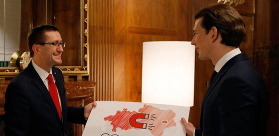 Landesrat Markus Achleitner (ÖVP) mit Bundeskanzler Sebastian Kurz (ÖVP).