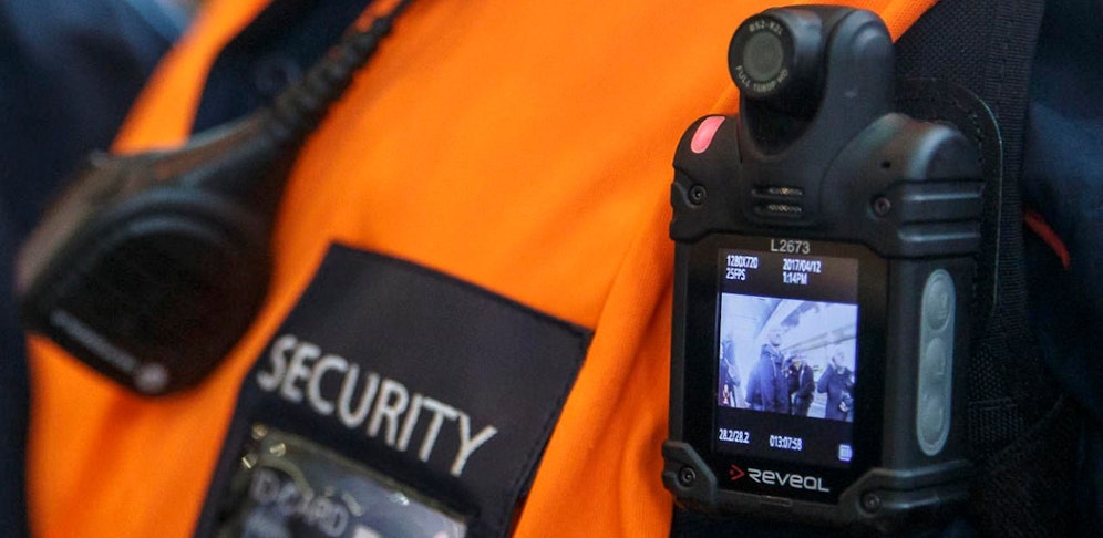 Aufgrund der positiven Erfahrungen der ÖBB kommen die Bodycams nun auch im Öffi-Netz zum Einsatz.