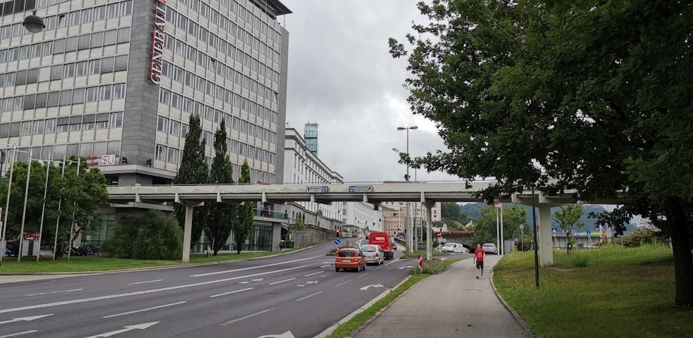 Der Lentos-Steg in Linz muss saniert werden.