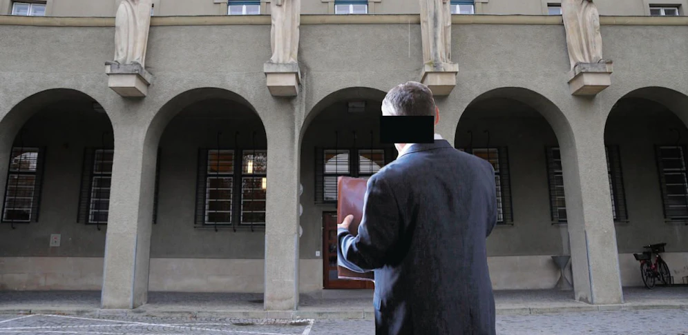 Der Angeklagte beim Prozess am Dienstag in Krems.