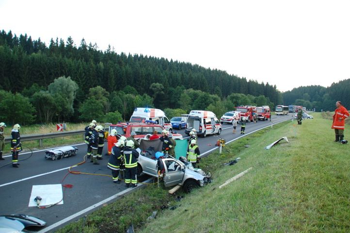 23 Jähriger Bei Unfall Schwer Verletzt Österreich Heuteat