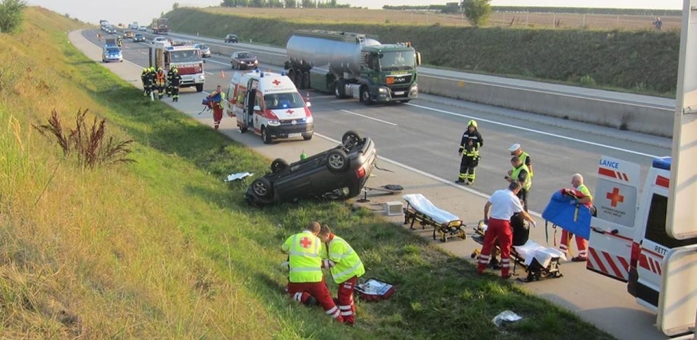 Feuerwehr und Rettung im Einsatz.