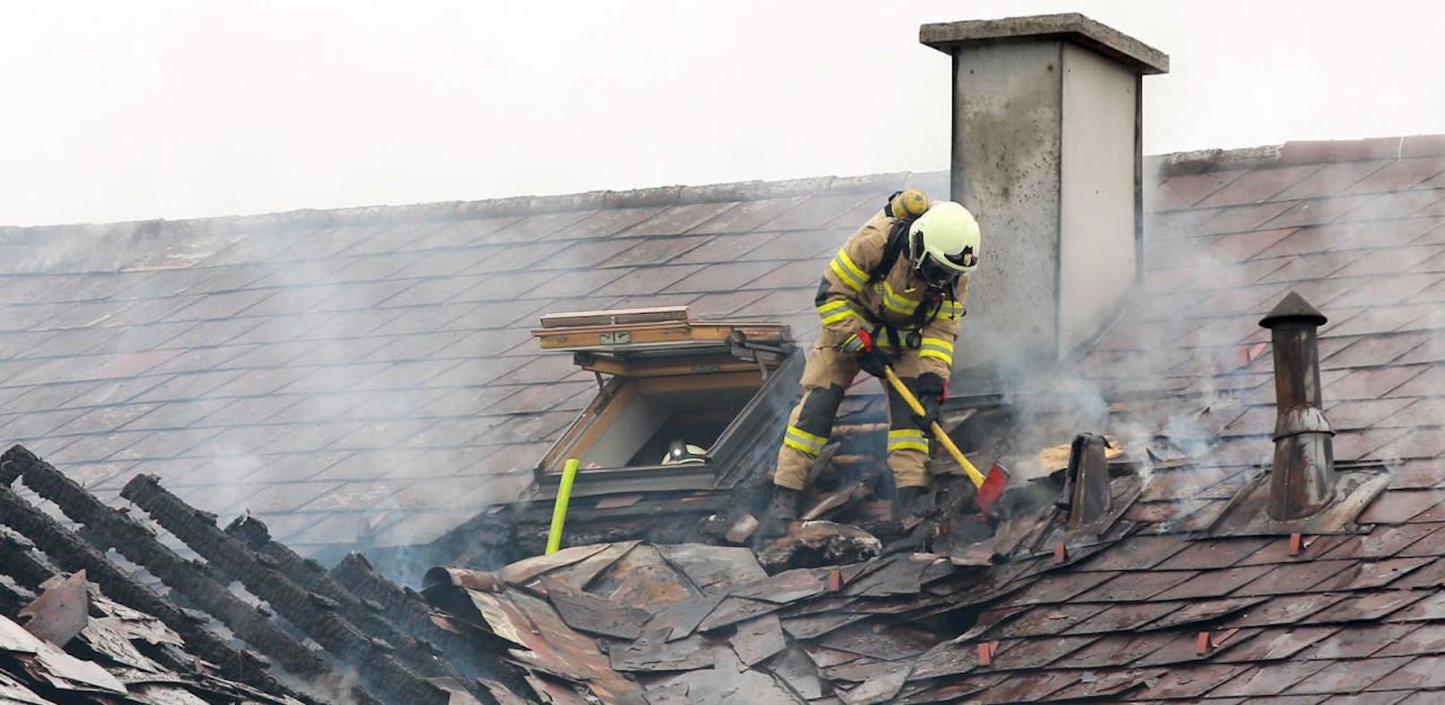 Gasthaus brannte, weil Handy-Akku Feuer fing