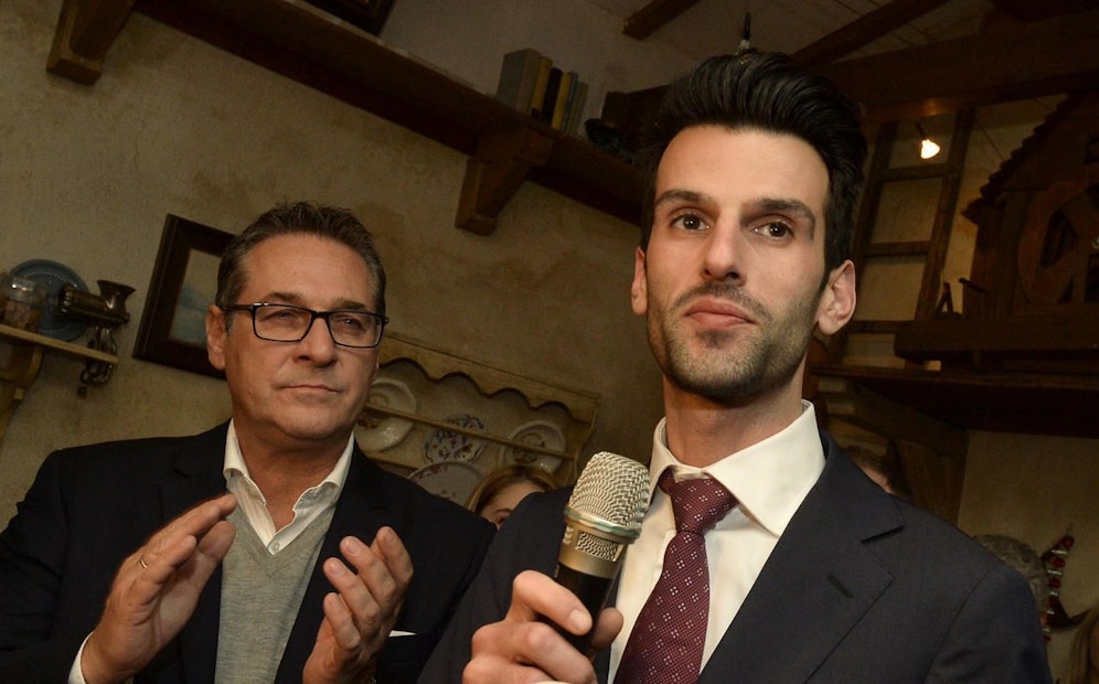 Der niederösterreichische FPÖ-Spitzenkandidat Udo Landbauer und Parteichef Heinz-Christian Strache (l.) am Sonntag, 28. Jänner 2018, anlässlich der niederösterreichischen Landtagswahl in St. Pölten.