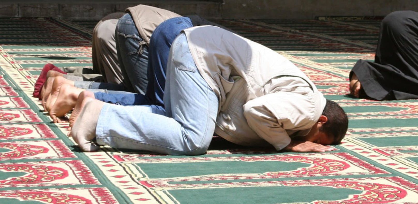 In Oberösterreich lässt die Regierung zwei Moscheen zusperren.