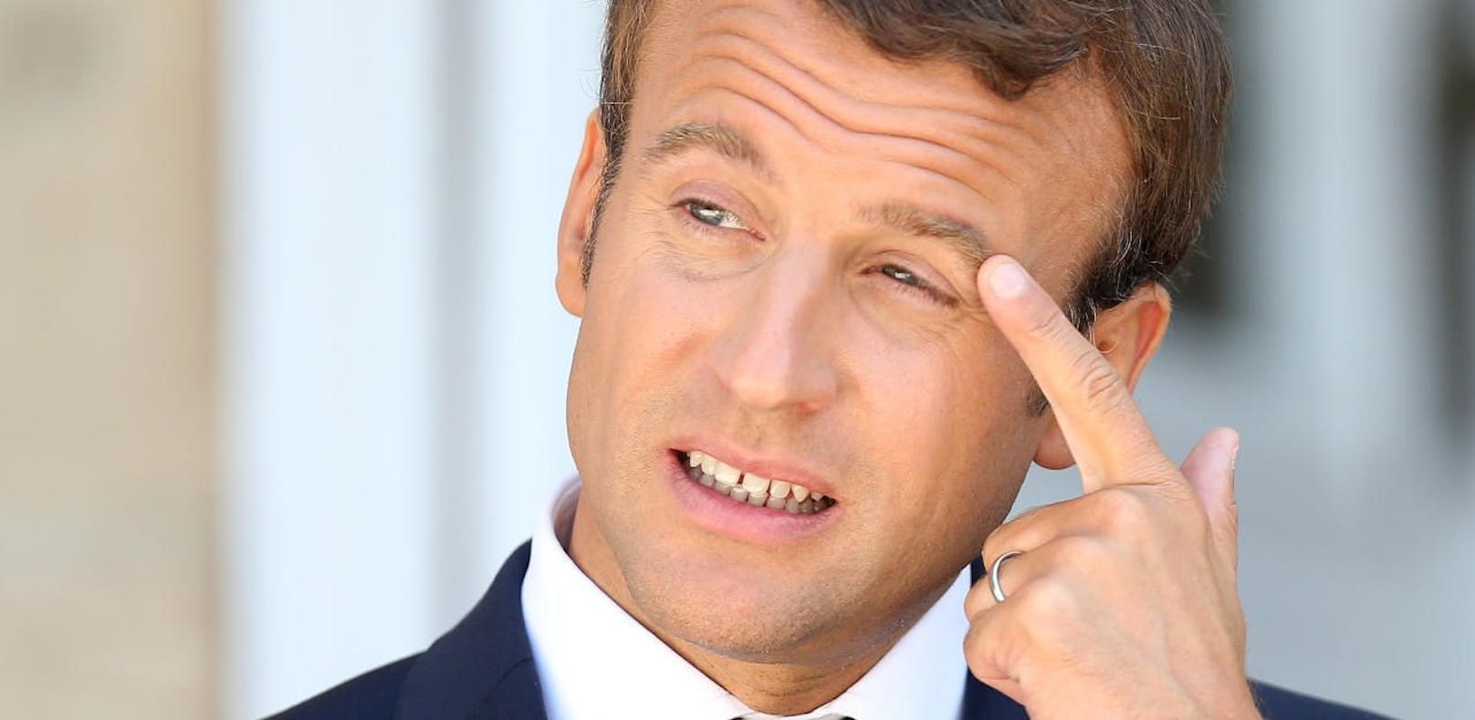 Frankreichs Präsident Emmanuel Macron gab in zwei Monaten 26.000 Euro für seine Visagistin aus.