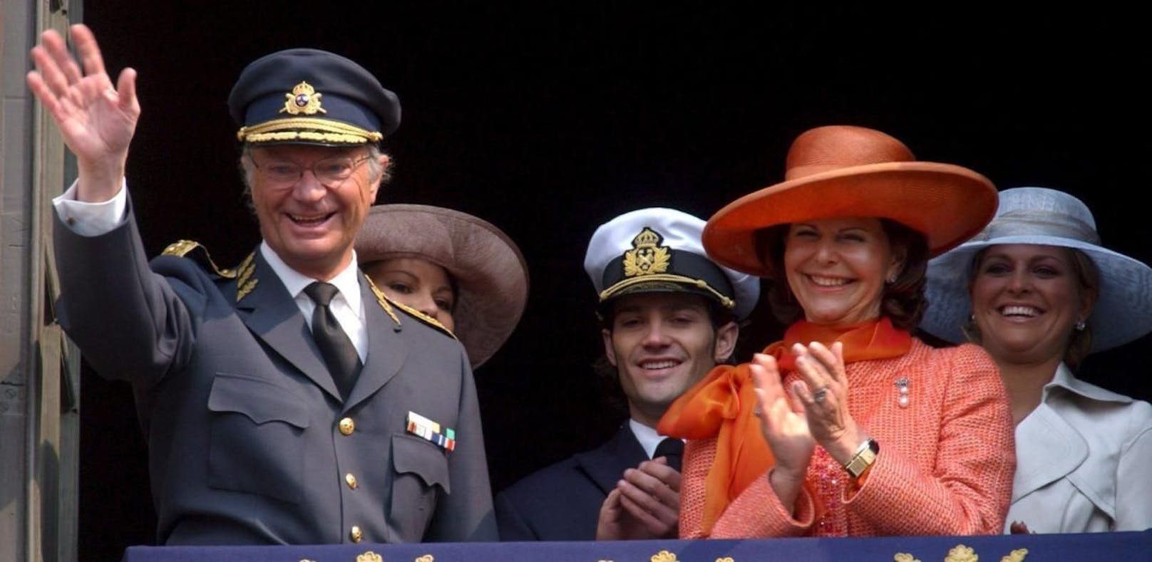 Schweden-König Carl Gustaf und Königin Silvia werfen fünf Enkelkinder aus dem Königshaus