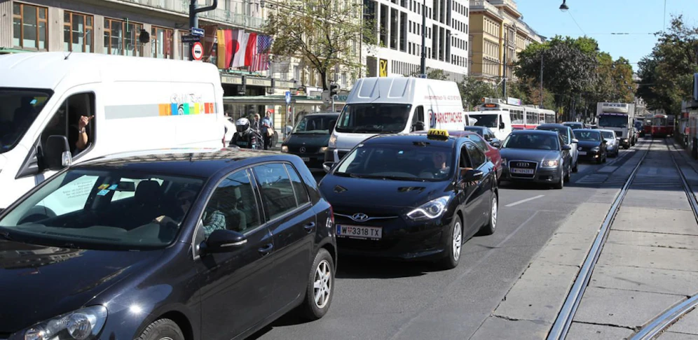 Autofahrer müssen am Wochenende mit Verzögerungen am Ring rechnen.