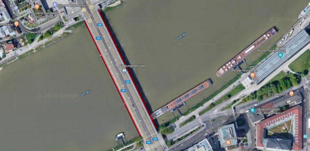 Links und rechts von der Brücke könnten Radwege "angehängt" werden.