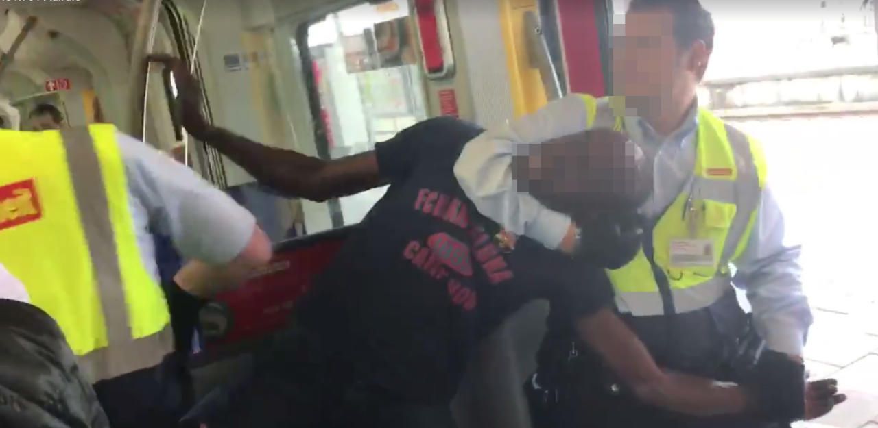 Heute.at - Lassen Sie ihn los, Sie tun ihm weh