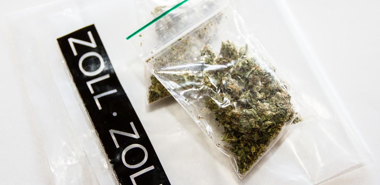 Heute.at - Drogen in Unterhose eingenäht, Polizei fand sie