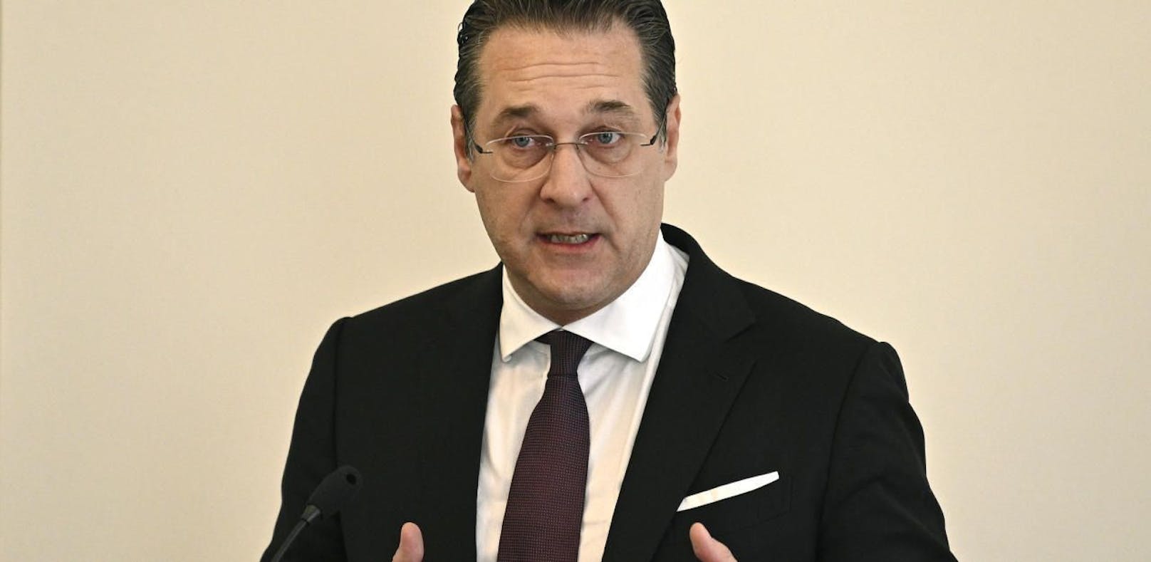 Vizekanzler Heinz-Christian Strache (FPÖ) auf Besuch im &quot;Bildungszentrum der Sicherheitsexekutive Wien&quot;.