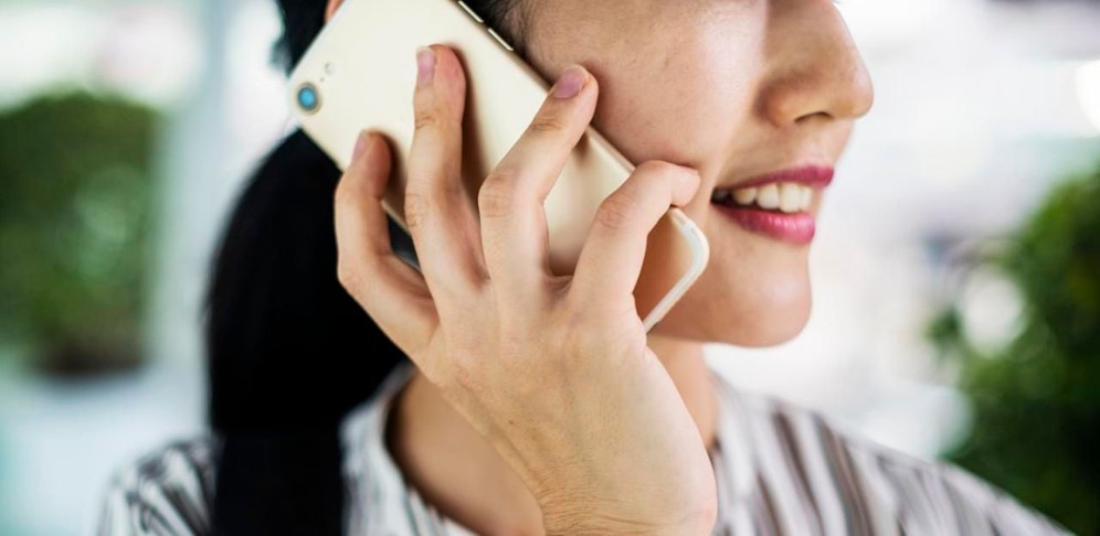 SMS und Telefonate werden günstiger. (Symbolbild)