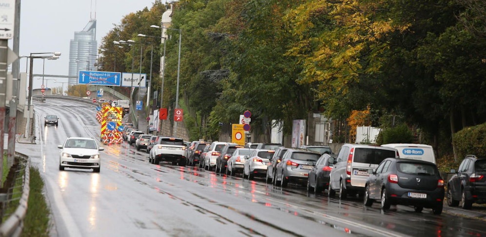 Stau auf der Klosterneuburger Straße.