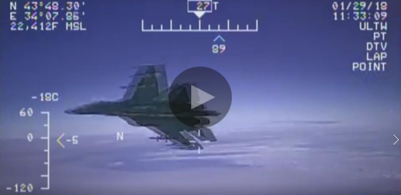 Heute.at - Jet rauscht nur 1,5 Meter vor US-Flieger vorbei