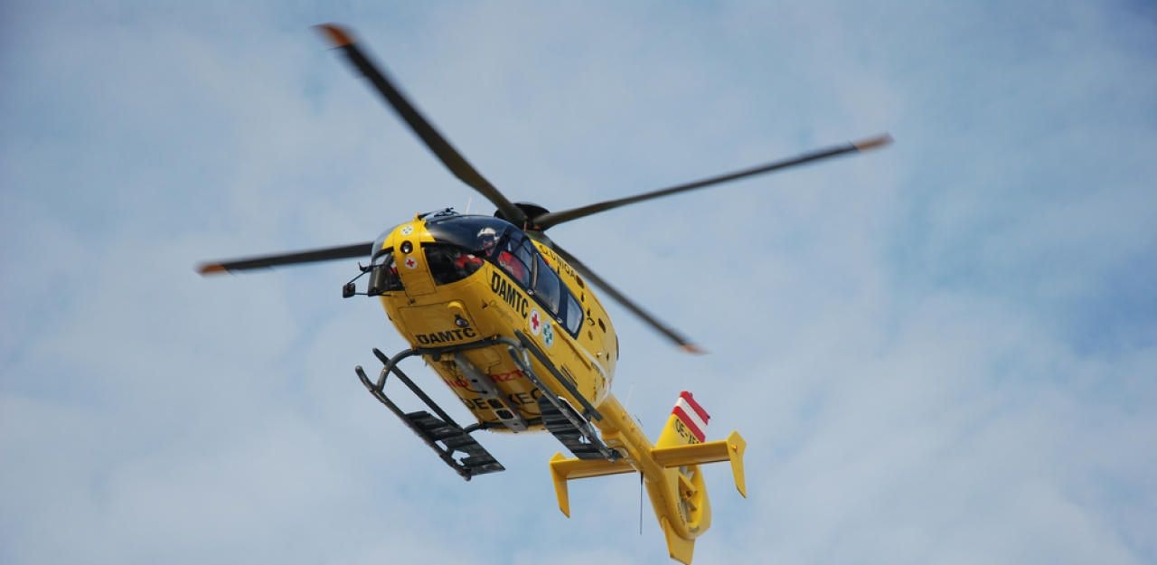 Heute.at - Bub (1) nach Sturz in Pool reanimiert, per Heli ins SMZ