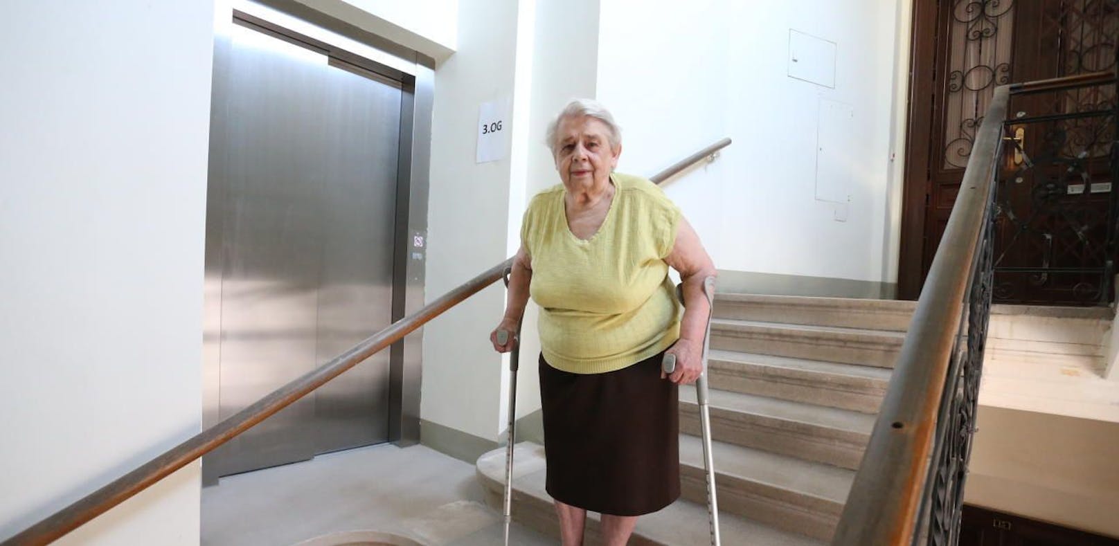 Trotz Lift: Seniorin muss in den 3. Stock gehen!